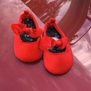 Red velvety shoes with bow 🎀 🟥